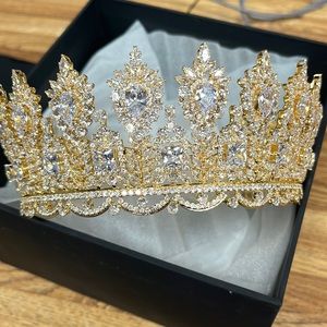 Renaissance gold crown tiara